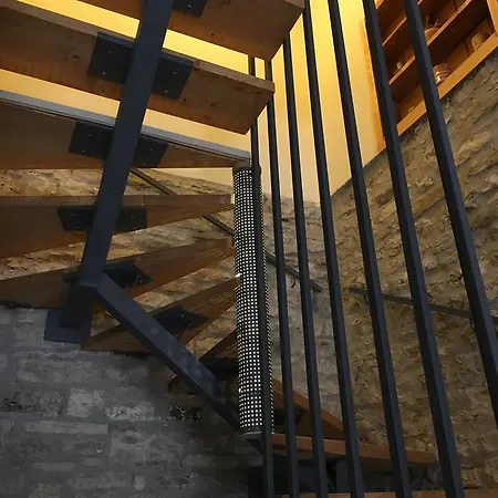 And Hani I Fisnikut * Gjirokastër
